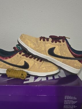 Nike SB DUNK LOW(CITY OF CINEMA)